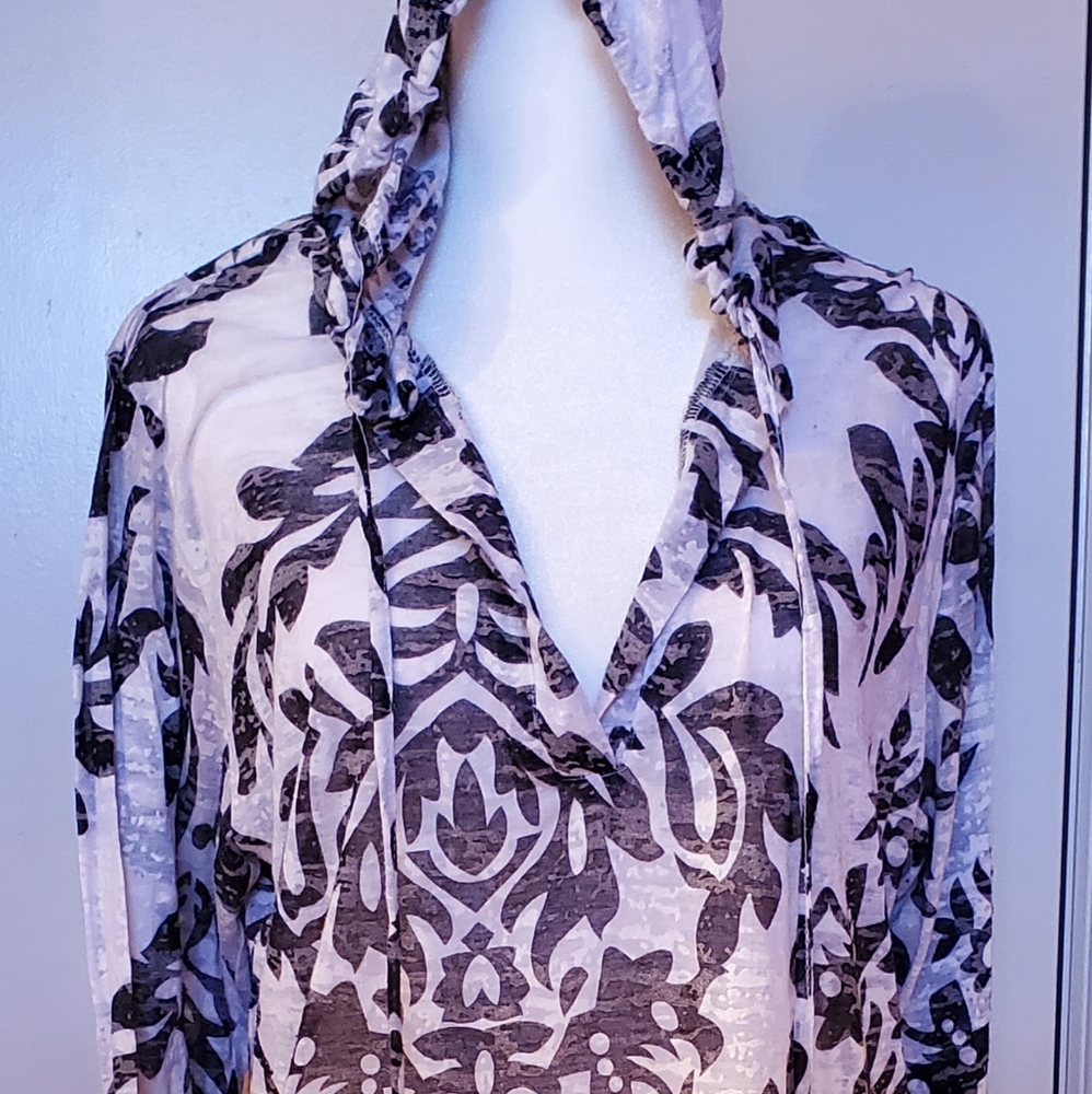 XL Balance Set Top 3/4 Sleeve Hood 5" Side Slit, Bottom 1 Leg Stencil Wht/Blk 💕